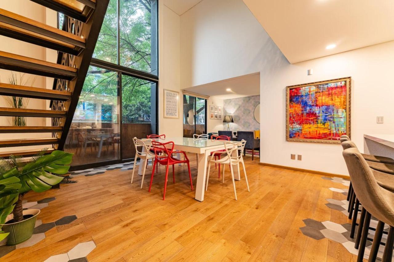 Chic Loft Near Dining And Architecture *